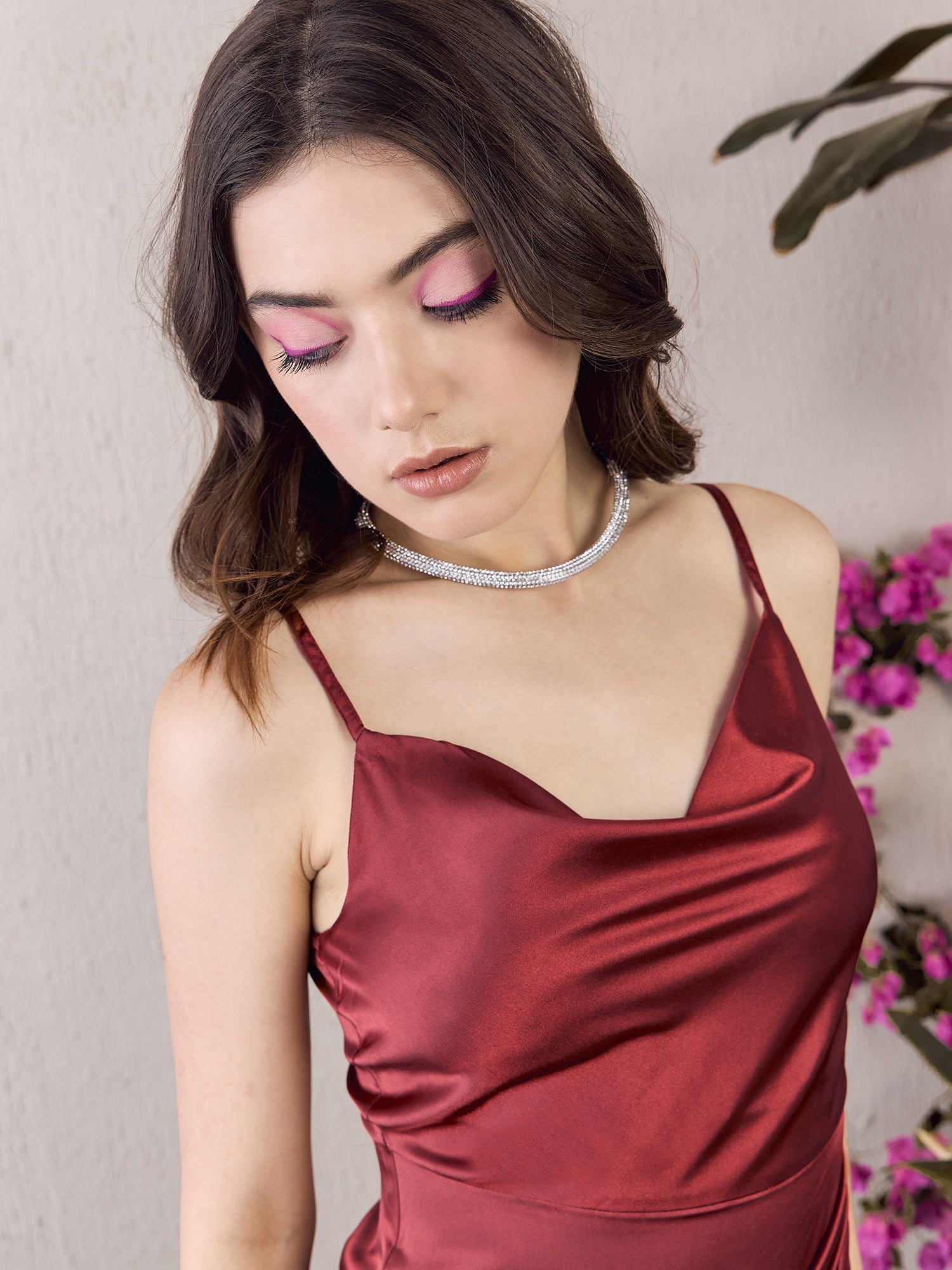 Solid Maroon Cowl Neck Sleeveless Zipper-Up Tulip Hem Pleated Bodycon Mini Dress - Image 4